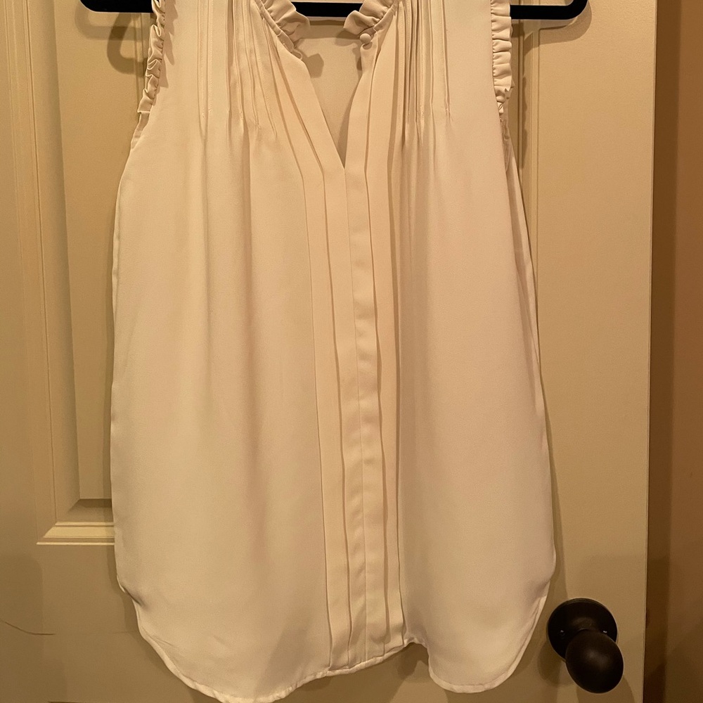 Ann Taylor Cream Sleeveless Top Size XS